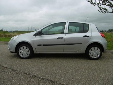 Renault Clio - 1.2 Special Line AIRCO, APK, 14-08-2020 - 1