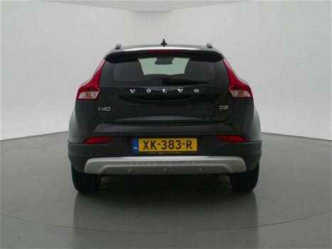 Volvo V40 Cross Country - 2.0 D2 / 12-2017 / 37.801 KM - 1