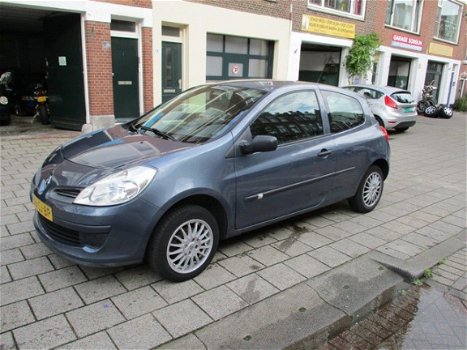 Renault Clio - 1.2-16V Authentique - 1