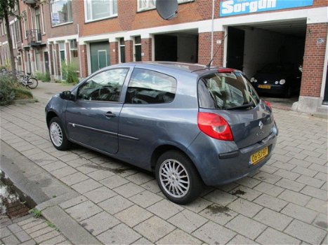 Renault Clio - 1.2-16V Authentique - 1