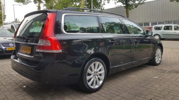 Volvo V70 - 2.0 T4 190PK, 1e Eig, Xenon, PDC, Navi - 1