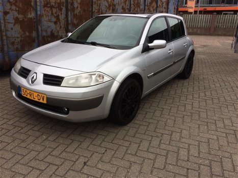 Renault Mégane - 2.0-16V T Privilège Luxe - 1