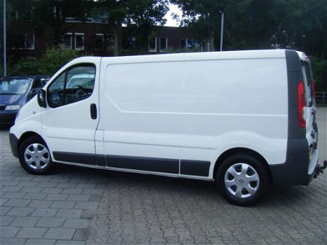 Renault Trafic - 2.5 dCi T29 L2H1 VOORZIEN VAN AIRCO + TREKHAAK - 1