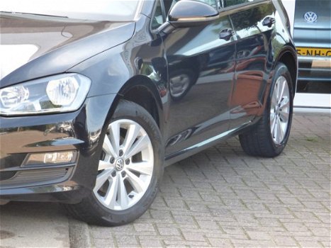 Volkswagen Golf - 1.6 TDI Comfortline Navi, Ecc, Dealeronderhouden - 1