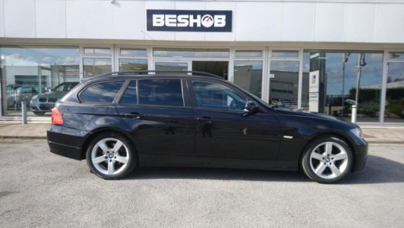 BMW 3-serie Touring - 318d Corporate Lease Leder, navi, PDC, zeer netjes - 1