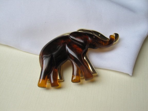 Broche Liz Claiborne goudkleurig en cognackleurige olifanten6.5x3.9 cm - Afbeelding 5