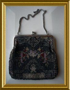 Oud tasje met kraaltjes // vintage beaded purse