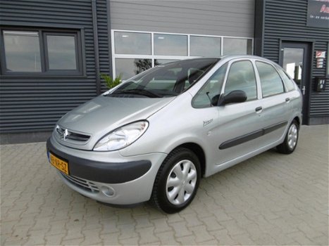 Citroën Xsara Picasso - 1.8i-16V Différence 2 Airco Clima Navi - 1