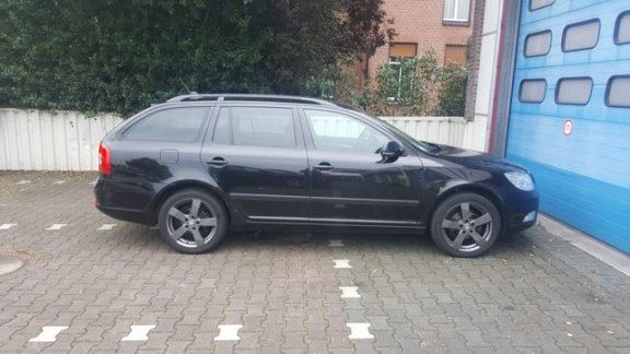 Skoda Octavia Combi - 1.6 TDI Ambition Business Line Dealeronderhouden - 1