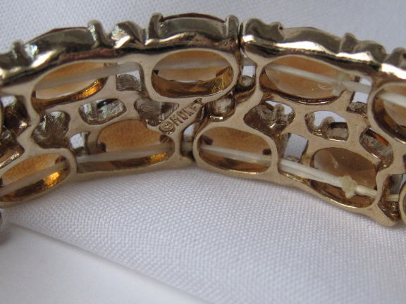 Armband Monet goudkleurig met cognackleurige kunststof stenen 5.9 cm stretch - Afbeelding 8