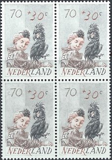 Postzegels Nederland - 1982. Kinderzegels, kinderen met dieren (70+30ct)