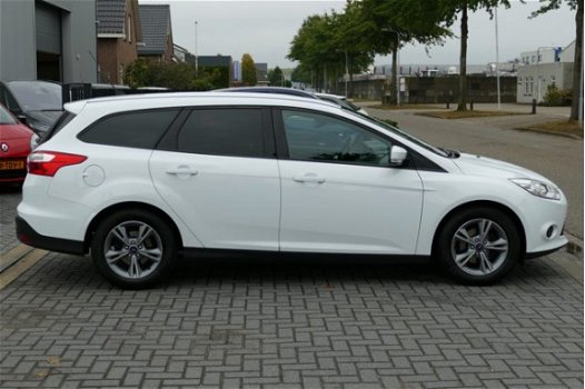 Ford Focus Wagon - 1.0 101PK EcoBoost Edition ORG NL 12-2014 Airco, Cruise, LM Velgen - 1