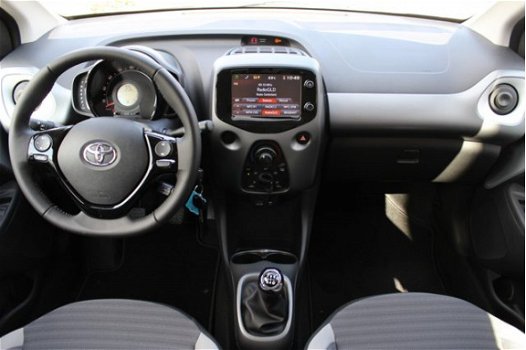 Toyota Aygo - 1.0 VVT-i x-play limited *PARKEERCAMERA / BLUETOOTH - 1