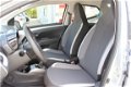 Toyota Aygo - 1.0 VVT-i x-play limited *PARKEERCAMERA / BLUETOOTH - 1 - Thumbnail