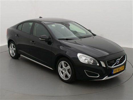 Volvo S60 - 2.0T Intro Edition - 1