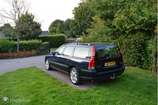 Volvo V70 - 2.4 D5 Automaat Comfort Line - 1