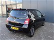 Renault Twingo - 1.2 16V 75pk ECO² Collection | Airco | Trekhaak - 1 - Thumbnail