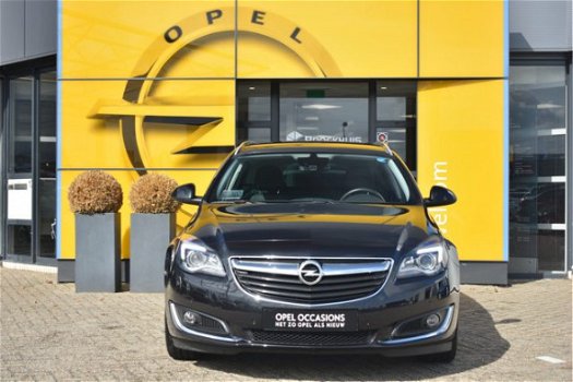 Opel Insignia Sports Tourer - 1.6 CDTI 136 PK Business+ | Leder | Comfortstoelen | Bi-Xenon | 18