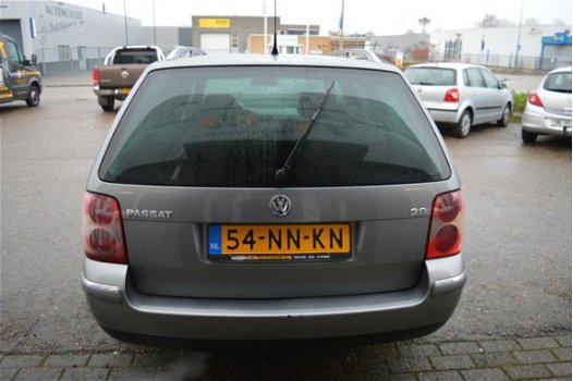 Volkswagen Passat Variant - 2.0-20V Highline - 1