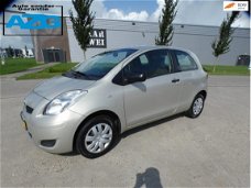 Toyota Yaris - 1.0 VVTi Acces / airco / trekhaak / leuke auto