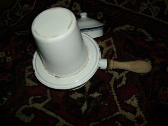 Melkkokkertje of bakje wit emaille - Afbeelding 3