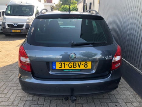 Skoda Fabia Combi - 1.6-16V Elegance CLIMATE / CRUISE / LMV / PARKEERSENSOREN - 1