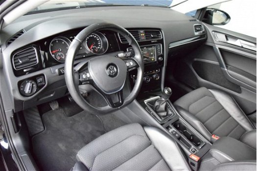 Volkswagen Golf - 1.6 TDI Business Edition navi camera comfortstoelen - 1