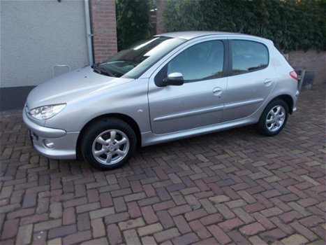 Peugeot 206 - 1.4-16V Air-line 3 bj 2006 airco nwe distr koppeling - 1