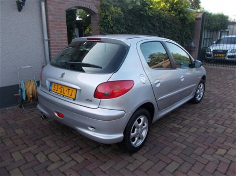 Peugeot 206 - 1.4-16V Air-line 3 bj 2006 airco nwe distr koppeling - 1