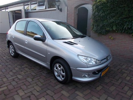 Peugeot 206 - 1.4-16V Air-line 3 bj 2006 airco nwe distr koppeling - 1