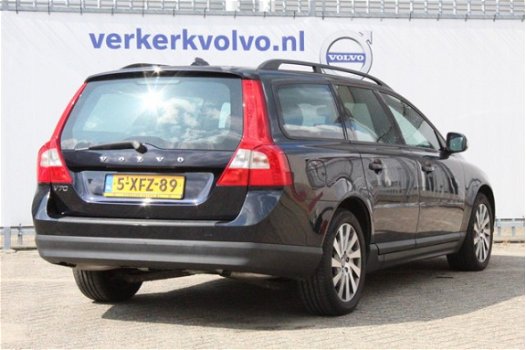 Volvo V70 - 2.5T Geartronic Kinetic - 1