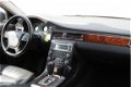 Volvo V70 - 2.5T Geartronic Kinetic - 1 - Thumbnail