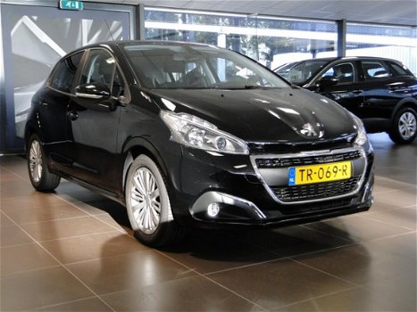 Peugeot 208 - SIGNATURE 1.2 PureTech 110pk 5-DEURS NAVI | LMV16 | P.HULP - 1