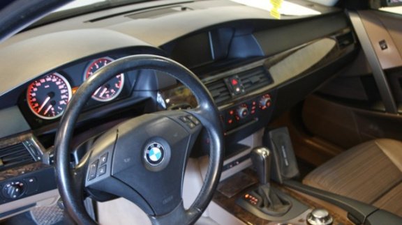 BMW 5-serie - 525i Executive Automaat *Xenon * Leer *Vol Opties NL Auto - 1