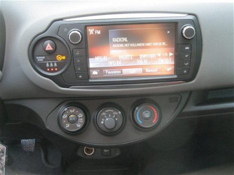 Toyota Yaris - 1.3 VVT-i 100PK ACTIVE - 1