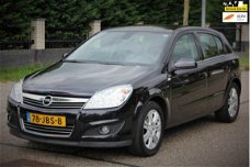 Opel Astra - 1.8 Cosmo , AUTOMAAT, NAVI, LEDER, CLIMA, STOEL.VERW