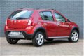 Dacia Sandero - 1.6 Stepway I INCL. € 695, 00 AFL.KOSTEN + BOVAG GARANTIE - 1 - Thumbnail