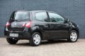 Renault Twingo - 1.2 16V Dynamique I INCL. € 695, 00 AFL.KOSTEN + BOVAG GARANTIE - 1 - Thumbnail