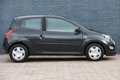 Renault Twingo - 1.2 16V Dynamique I INCL. € 695, 00 AFL.KOSTEN + BOVAG GARANTIE - 1 - Thumbnail