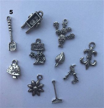 bedeltje/charms bloemen setje nr 5 - 10 stuks - 1