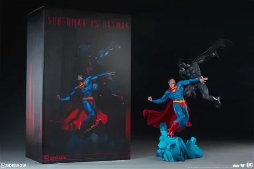 Sideshow Batman vs Superman diorama - 1