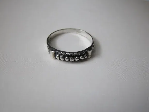 Zilveren ring maat 18.3 zeven bobbeltjes - nr. 1