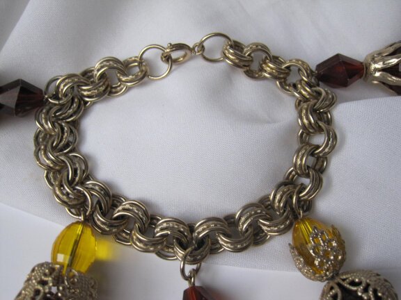 Armband goudkleurige schakels met grote kunststof bedels 20 cm - Afbeelding 2