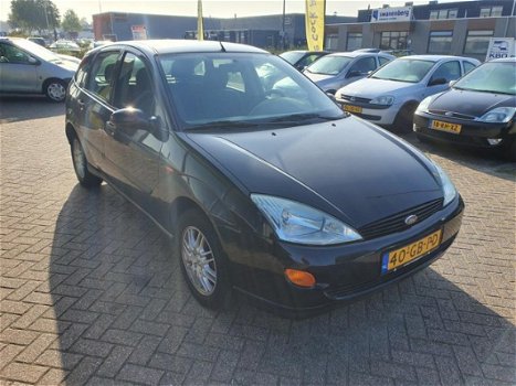 Ford Focus - 1.8-16V Ambiente - 1