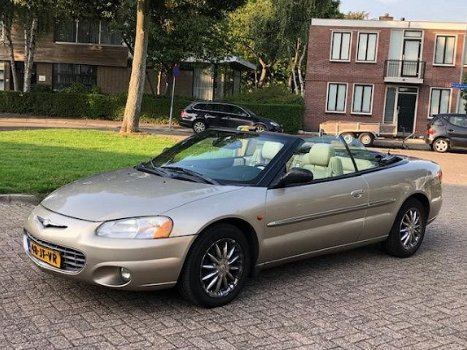 Chrysler Sebring - 2.7i-V6 24V Limited Convertible 2002 Automaat 1 jaar apk Leer Airco NAP - 1