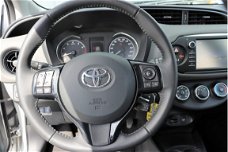 Toyota Yaris - 1.5 VVT-i Active Parkeercamera-Cruise Control-Safety Sense