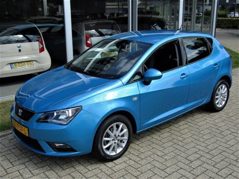 Seat Ibiza - 1.0 TSi 95 pk Style Connect / Navigatie / Parkeersensoren / Bluetooth - 1