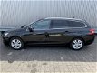 Peugeot 308 SW - 1.2 e-THP 131PK NAVI PANO TR.HAAK PDC LMV ECC CHROOM - 1 - Thumbnail