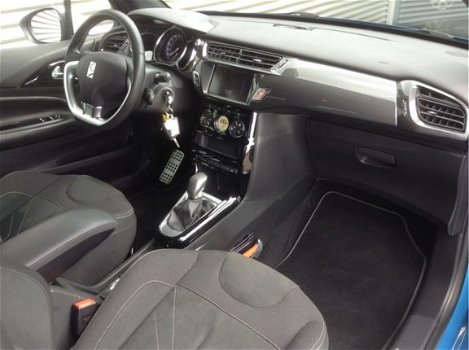 Citroën DS - 3 1.2 PureTech So Chic Automaat |Navigatie | Parkeersensoren voor en achter | Camera | - 1