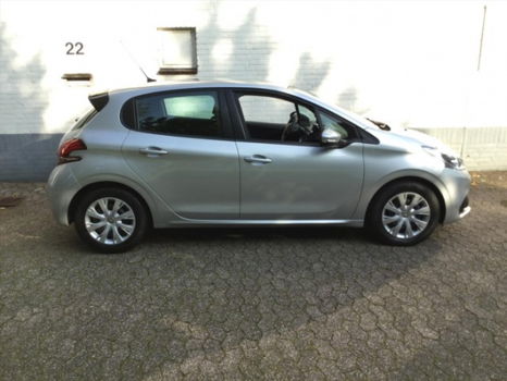 Peugeot 208 - 1.2 82pk 5D Blue Lion NAVI / PDC / AIRCO - 1